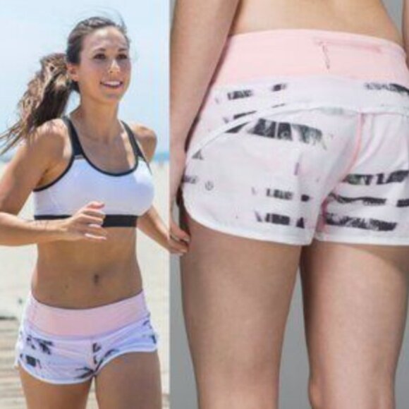 Lululemon Speed up Low rise shorts Size 8 Black/pink/white printed - Picture 10 of 10